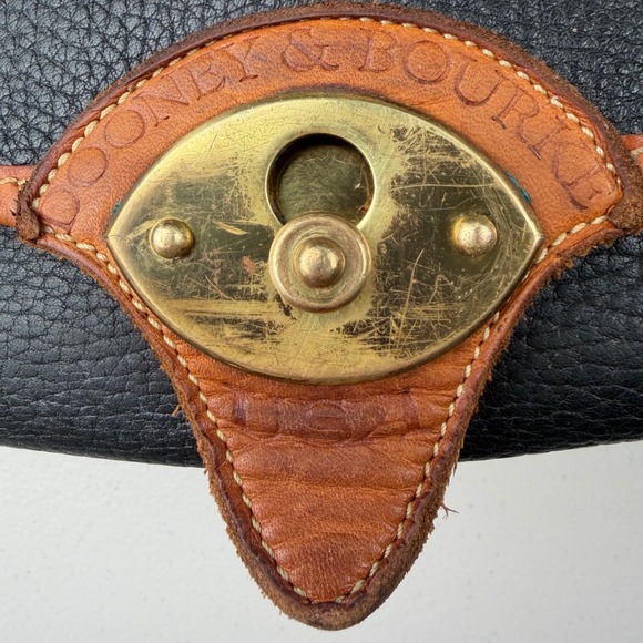Dooney & Bourke Vintage All Weather Leather Crossbody Bag Black Tan Brass Toggle - Picture 2 of 9